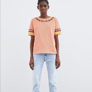 Zara EMBROIDERED STRIPED TOP
white-orange